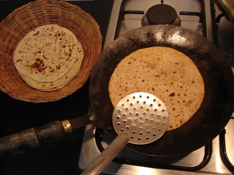 he spicy sattu mixture can also be stuffed into wheat balls and rolled to make paratha. It is a popular travel snack among Biharis.