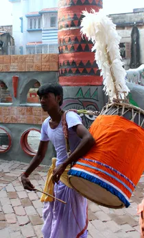 Dhaks played by men are bigger and heavier and cost between Rs 8,000 and Rs 11,000. The instrument used by women dhakis is priced between Rs 6,000 and Rs 8,000. Pic: 30stades