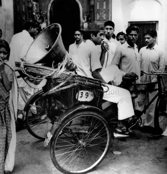 An auxiliary worker on cycle-rickshaw patrolling Old Delhi and summoning the people to come for TB testing and BCG vaccination. Source: WHO  