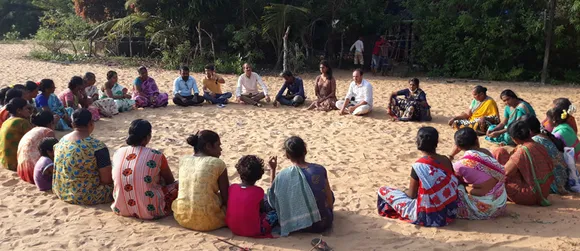 Meeting with members of women SHGs. Pic: Snehakunja Trust 30stades