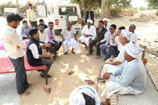 Yogesh Joshi explaining the benefits of organic farming to farmers. Pic: Rapid Organic 30stades