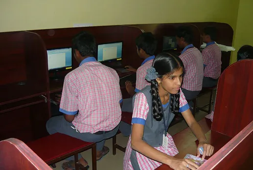 Students at the Computer Lab in Bridges Vidyalaya, Puducherry. Source: Bridges Vidyalaya 30stades