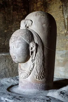  Ekmukhi Shivlinga with the god’s countenance carved on the linga in Cave No. 4. Pic: Dharma/Wikipedia 30stades