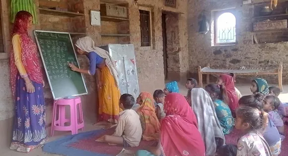 Rajasthan has long struggled with women’s education. SKB is trying to bring more girls to school by taking education to their villages. Pic: Jan Chetna Sansthan 30stades