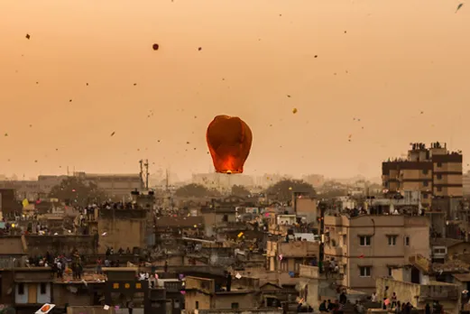  In Rajasthan and Gujarat, the evening sky on Sankranti is lit with tukals or sky lanterns. Pic: Flickr 