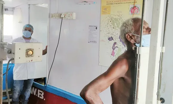 An X-ray test being conducted on a boat clinic. Pic: Courtesy SHIS 30STADES