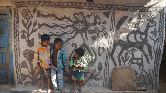 The murals on the mud walls of some villages in Hazaribagh bear a resemblance to prehistoric cave art found in the same district. Pic: Justin Imam  30stades