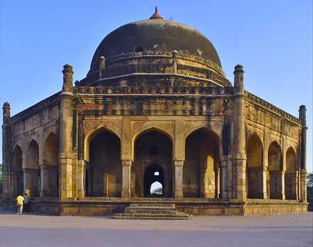 Adam Khan’s Tomb: Mehrauli's cursed ‘Bhool Bhulaiyya’