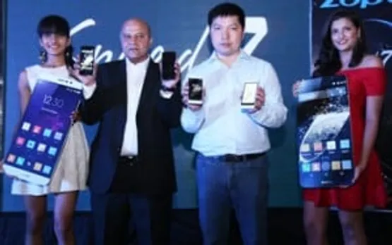 Kevin Xu (center), CEO, Zopo Mobile with Sanjay Bhatia (left), chairman, Adcom during the launch of Zopo mobile phones