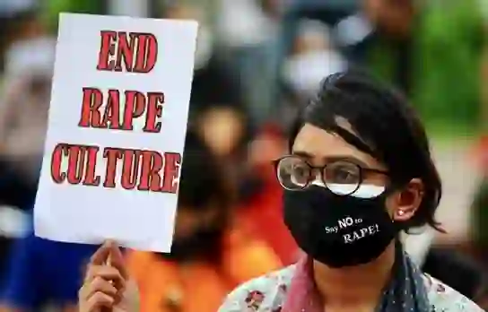 Digital Rape: लड़कियां इस यौन अपराध के प्रति कितनी संवेदनशील हैं?