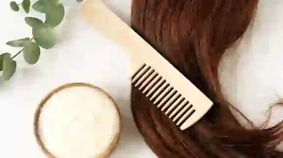 Hair Mask At Home: घरेलू हेयर मास्क से पाएं झलते बालों से छुटकारा