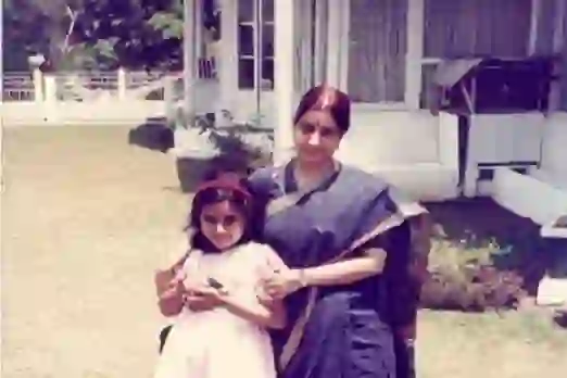 Sushma Swaraj Birth Anniversary: सुषमा स्वराज की 70th बर्थ एनिवर्सरी पर बेटी बांसुरी स्वराज ने पुरानी फोटो ट्विटर पर पोस्ट की