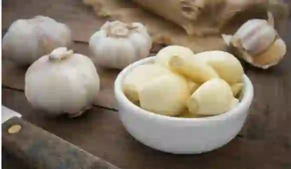 Benefits Of Garlic: जानिये महिलाओं के लिए लहसुन के ये 5 चमत्कारी फायदे