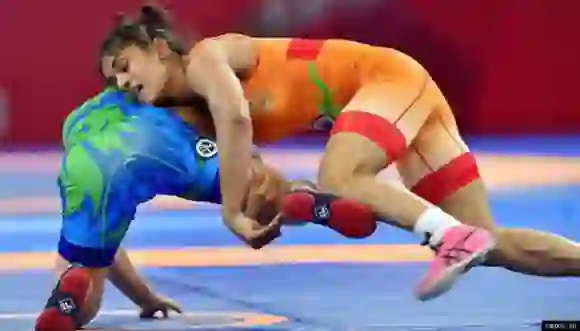 Tokyo Olympics 2021 : विनेश फोगाट महिला कुश्ती में ला सकती हैं इंडिया के लिए गोल्ड मैडल