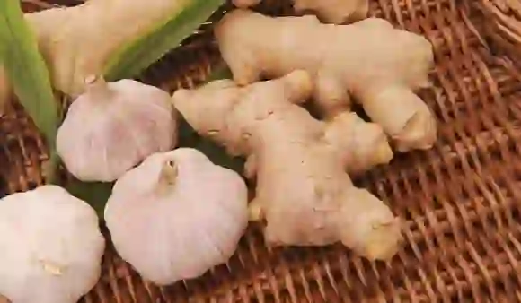 Garlic Ginger In Summers: क्या गर्मियों में अदरक लहसुन खाना चाहिए?