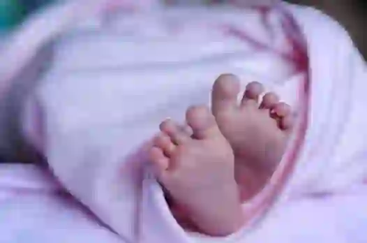 Baby Girl Name With R: जानिए "र (R)" से शुरू होने वाले बेबी गर्ल के 20 नाम