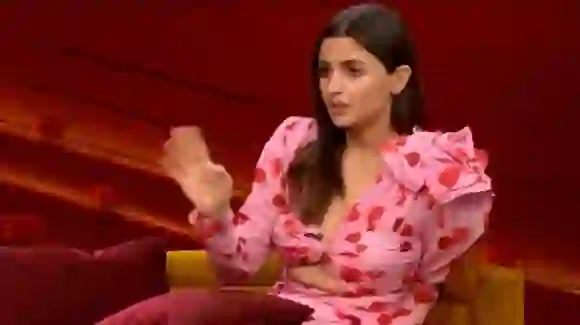 Alia Bhatt In Koffee With Karan Show: आलिया ने "sex on suhagrat" पर बोला