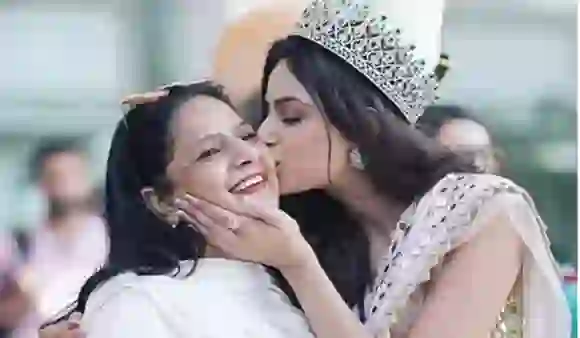 Miss Universe 2021 Harnaaz Sandhu: मिस यूनिवर्स हरनाज़ संधू की मां का एक वीडियो सोशल मीडिया पर वायरल