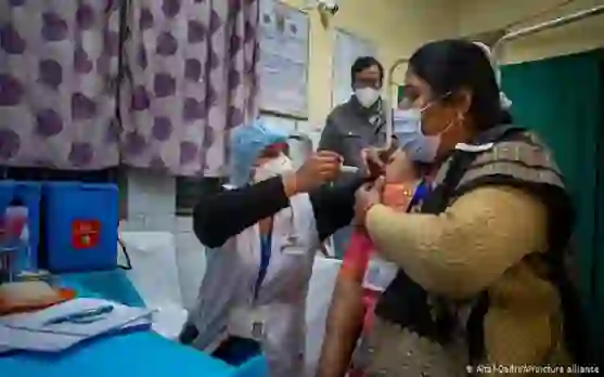 Door-To-Door Vaccination: भारत सरकार की नई पहल, अब घर-घर होगा टीकाकरण