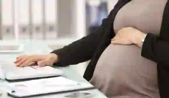 Vaccination To Pregnant Ladies: प्रेग्नेंट महिलाओं के लिए जरुरी है कोविड वैक्सीन की दोनों डोज़