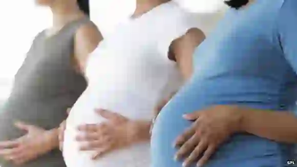Pregnant Women Precautions: कभी न पूछें महिला से प्रेग्नेंसी से जुड़े यह सवाल