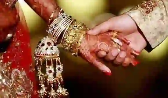 Doctor Marries 14 Women: खुद को डॉक्टर बताकर की 7 राज्यों में 14 शादियाँ