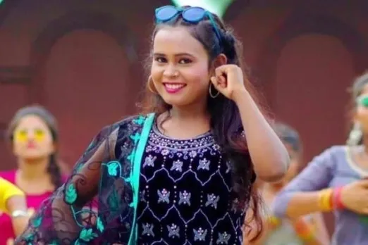 Bhojpuri Singer Private Video Viral: प्राइवेट वीडियो हुई वायरल, क्यों नहीं करते लोग इज़्ज़त की परवाह?
