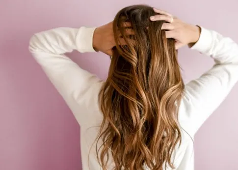 Home Remedies For Hair Fall: बालों के झड़ने को रोकने के घरेलू उपचार