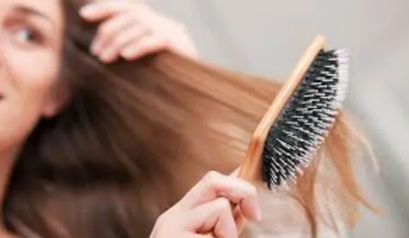 Hair loss in women : औरतों में बाल झड़ने का कारण