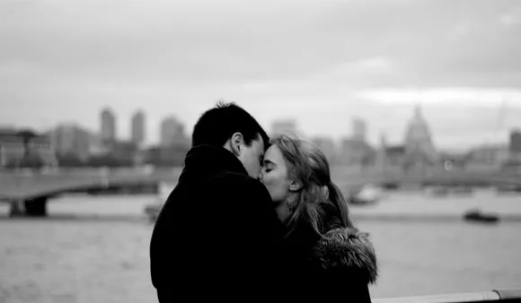 Benefit Of Kissing: क्या आप जानते है, किस करने से सेक्सुअल और रिलेशनशिप सटिस्फैक्शन में सुधार आता है