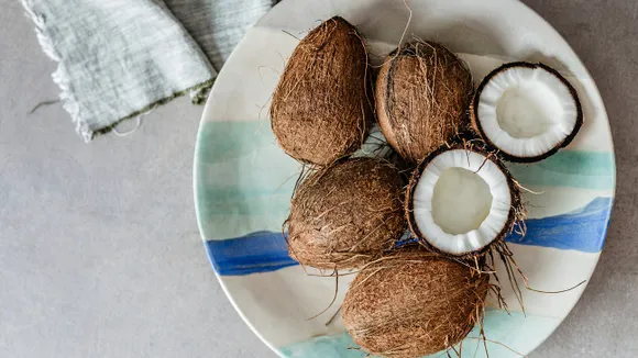 Superfoods: जानिए नारियल मलाई के ये 5 हेल्थ फायदें