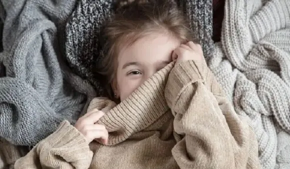 Disadvantages Of Sleeping In Sweater: क्या आप स्वेटर पहनकर सोते है? जानिए कैसे यह नुकसानदायक है