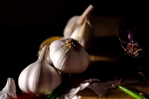 Health Benefits Of Garlic: एक बार जरूर पढ़िए लहसुन के यह 5 बड़े फायदे