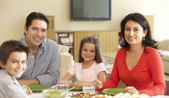 Benefits Of Family Dinner: क्या आप जानते है, परिवार के साथ में खाना खाने के क्या फायदे होते है? जानें ये 5 फायदे