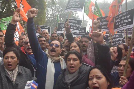 Huge BJP protest near Arvind Kejriwal's residence over MCD ruckus