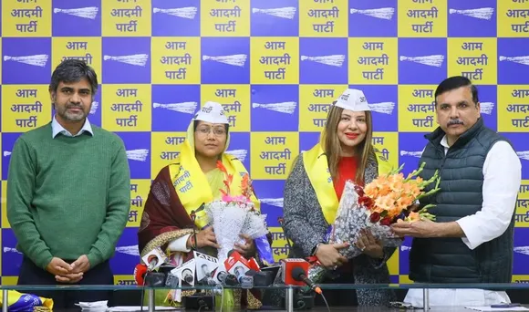 Actress Sambhavna Seth, BJP leader Usha Kol join AAP