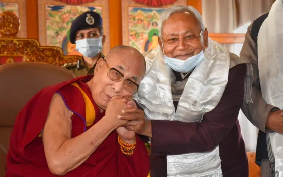 Nitish Kumar meets Dalai Lama at Bodh Gaya, offers prayers at Maha Bodhi temple