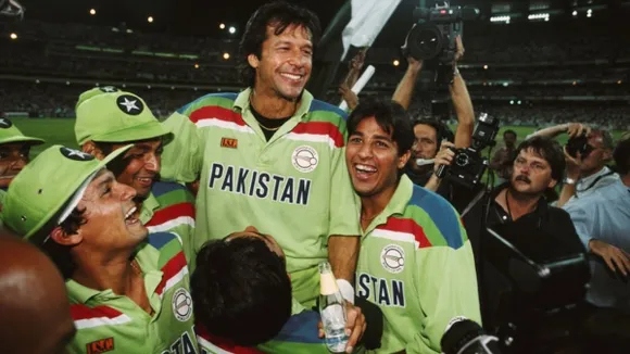 Why do Indians love Pakistani cricketers?