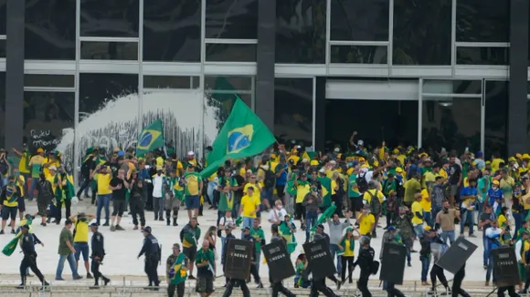 Brazil protests: Bolsonaro's supporters raid congress, Supreme Court