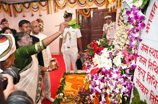 President Murmu arrives in Jharkhand; pays tributes to Birsa Munda