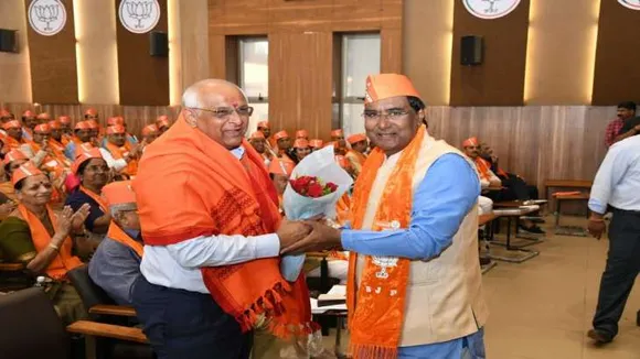 Bhupendra Patel meet Gujarat governor, stakes claim to form government