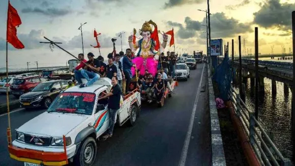Separate lane for vehicles using Mumbai-Pune Expressway for Ganesh festival: Maha CM