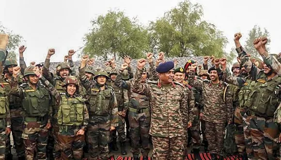 Army chief General Manoj Pande visits forward areas along LoC in J-K