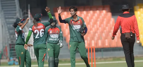 Bangladesh came back well to restrict Pakistan. © PCB