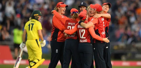 England team celebrating a wicket. ©Getty Images