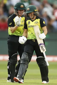 Beth Mooney and Alyssa Healy © Getty Images