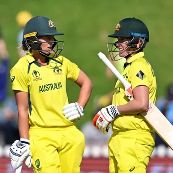 Meg Lanning (L) and Beth Mooney (R) © Getty Images