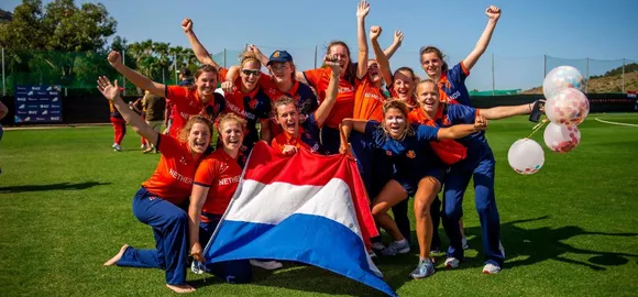 The triumphant Netherlands team after the ICC Women's Qualifier Europe 2019. Kalis © Juliet Post