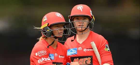 Danielle Wyatt (L) and Jess Duffin (R) in action. © Getty Images