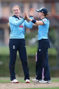 Sarah Glenn picked up two wickets. © PCB